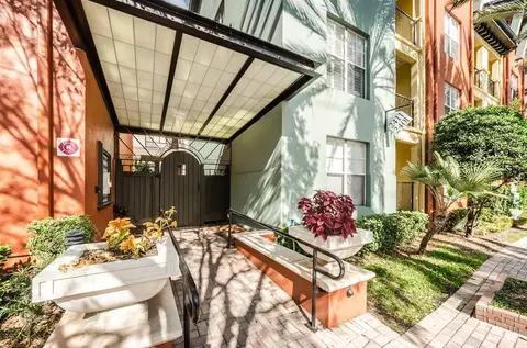2421 W Horatio St #830, Tampa, FL 33609