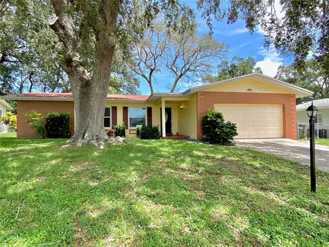 1640 Harmony Dr, Clearwater, FL 33756