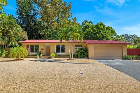 111 63rd Ave S, Saint Petersburg, FL 33705