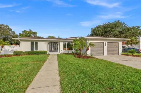 1736 Magnolia Rd, Belleair, FL 33756