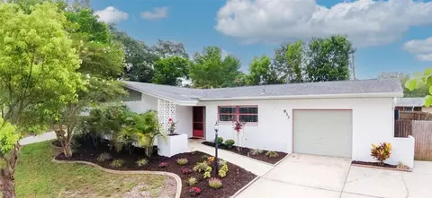 933 Knollwood Dr, Dunedin, FL 34698