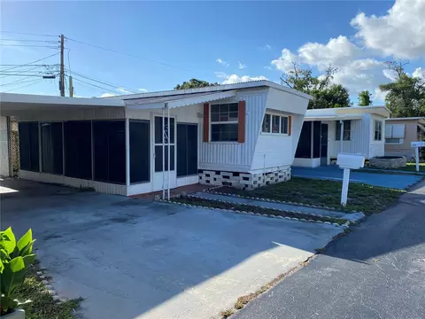 4097 46th Ave N #326, Saint Petersburg, FL 33714