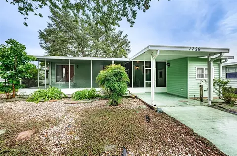 1729 Hilton Head Blvd, Lady Lake, FL 32159