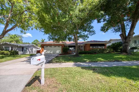 12123 69th Ave, Seminole, FL 33772