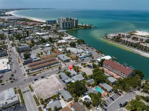 637 75th Ave, Saint Pete Beach, FL 33706