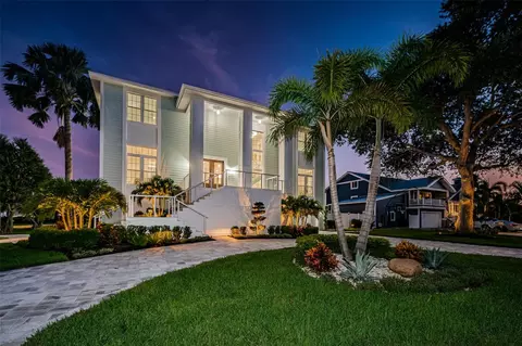102 4th St E, Tierra Verde, FL 33715