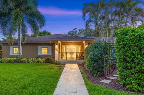 134 Riviera Way NE, Saint Petersburg, FL 33704