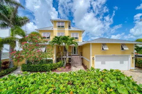 1610 Beach Trl, Indian Rocks Beach, FL 33785