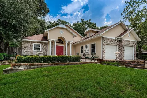 226 S Riverhills Dr, Temple Terrace, FL 33617