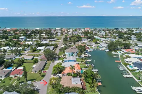 15912 Redington Dr, Redington Beach, FL 33708