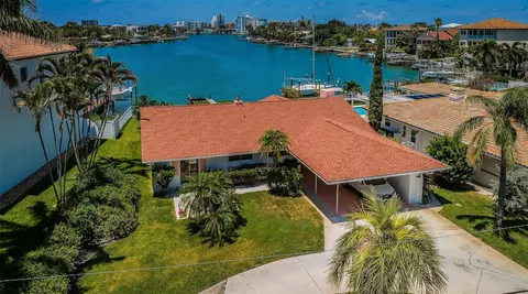 10370 Paradise Blvd, Treasure Island, FL 33706