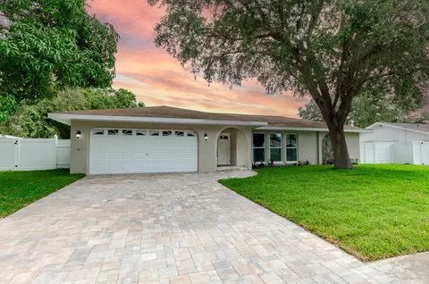 12250 90th Ave, Seminole, FL 33772
