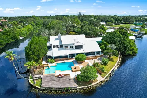 103 2nd St NW, Ruskin, FL 33570
