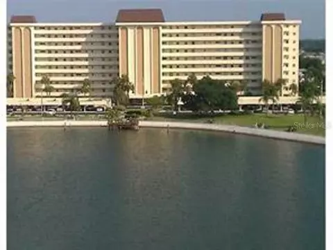 4725 Cove Cir #710, Saint Petersburg, FL 33708