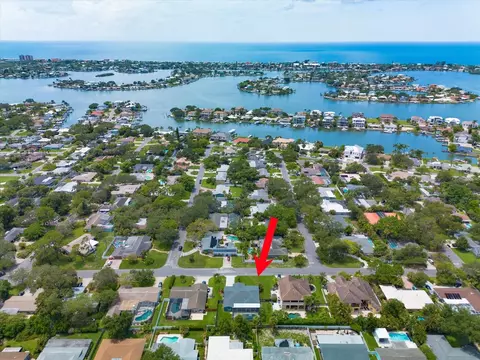 415 Bamboo Ln, Largo, FL 33770
