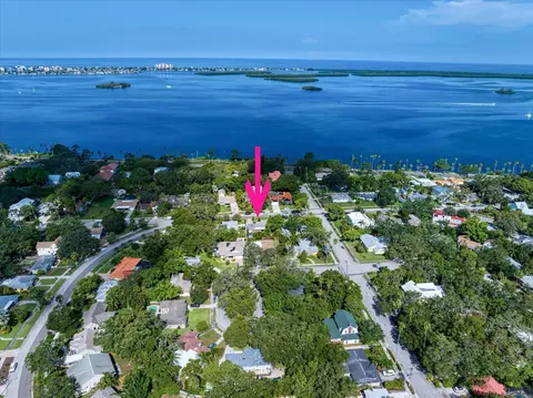 253 Citrus Ave, Dunedin, FL 34698