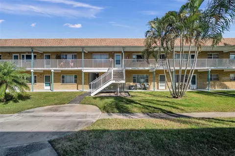 5247 81st St N #18, Saint Petersburg, FL 33709