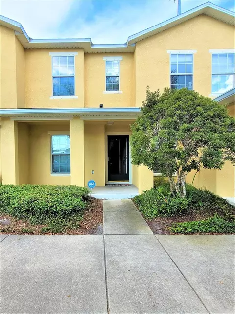 1975 Searay Shore Dr, Clearwater, FL 33763