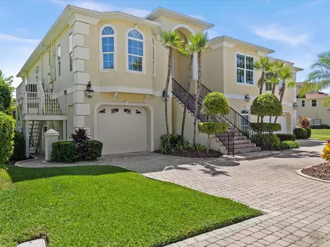 2070 N Pointe Alexis Dr, Tarpon Springs, FL 34689