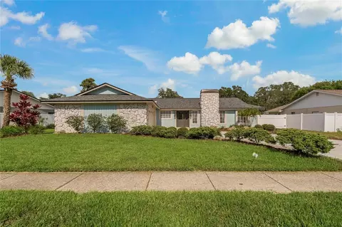 863 Rustic Oaks Dr, Palm Harbor, FL 34684