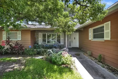 2101 Mangrum Dr, Dunedin, FL 34698