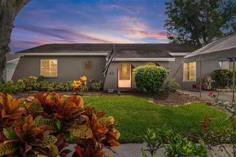 12377 Cumberland Dr, Largo, FL 33773