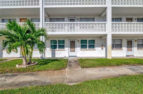 1000 79th Ave N #209, Saint Petersburg, FL 33702