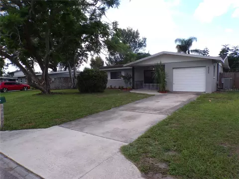 8484 Jacaranda Ave, Seminole, FL 33777