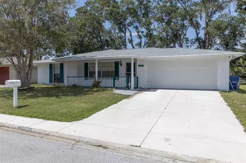 7851 Foxwood Dr, New Port Richey, FL 34653