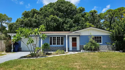 3221 Brookfield Dr, Holiday, FL 34691