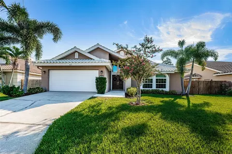 825 Live Oak Ter NE, Saint Petersburg, FL 33703