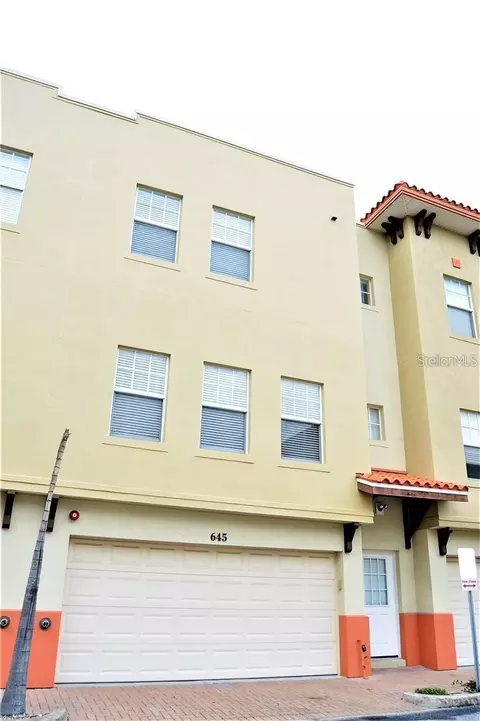 645 Siren Wind Ln, Clearwater, FL 33756