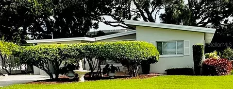 2615 Duncan Dr, Belleair Bluffs, FL 33770