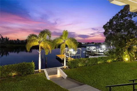 764 Chesapeake Dr, Tarpon Springs, FL 34689