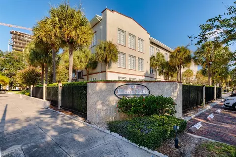 701 Mirror Lake Dr N #120, Saint Petersburg, FL 33701