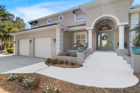 607 8th St, Palm Harbor, FL 34683
