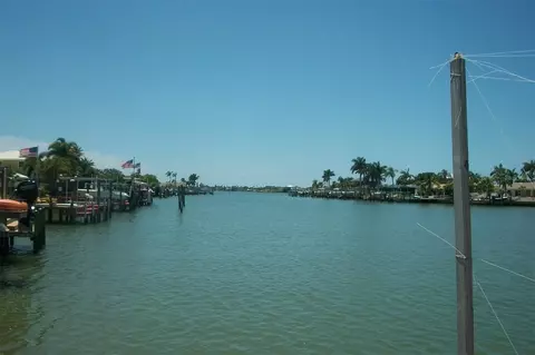 11623 Grove St, Seminole, FL 33772