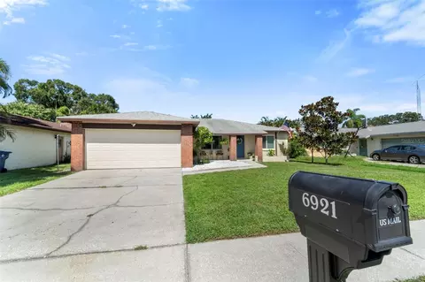 6921 Cedar Ridge Dr N, Pinellas Park, FL 33781