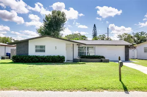 3510 Kingsbury Dr, Holiday, FL 34691