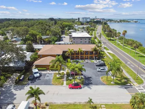 2037 Edgewater Dr #101, Clearwater, FL 33755