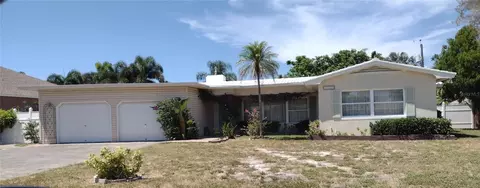 3065 Sunset Blvd, Belleair Bluffs, FL 33770