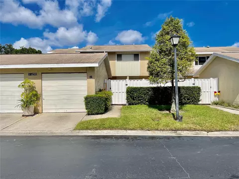 6250 Cape Hatteras Way NE #2, Saint Petersburg, FL 33702