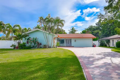 11598 Grove St, Seminole, FL 33772