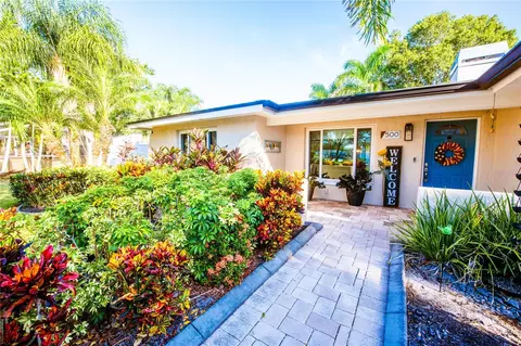 500 Driftwood Cir W, Oldsmar, FL 34677