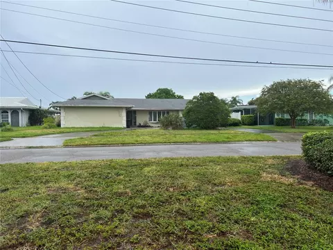 475 Island Way, Clearwater Beach, FL 33767