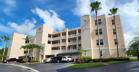 6575 99th Way N #22101, Saint Petersburg, FL 33708