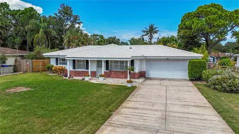 12392 Goering Rd, Largo, FL 33774