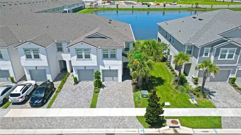 19323 Blue Pond Dr, Lutz, FL 33558