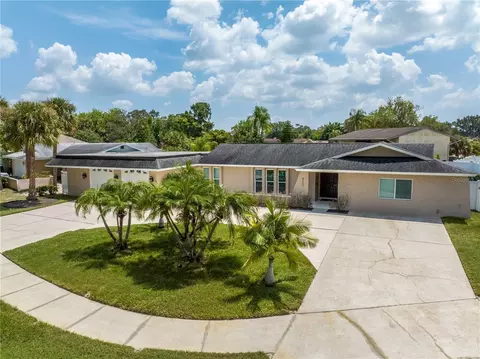 8080 Cypress Garden Ct, Seminole, FL 33777