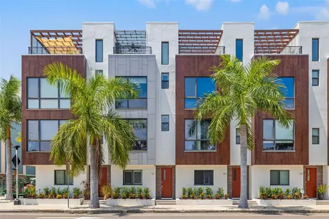122 8th St N, Saint Petersburg, FL 33701